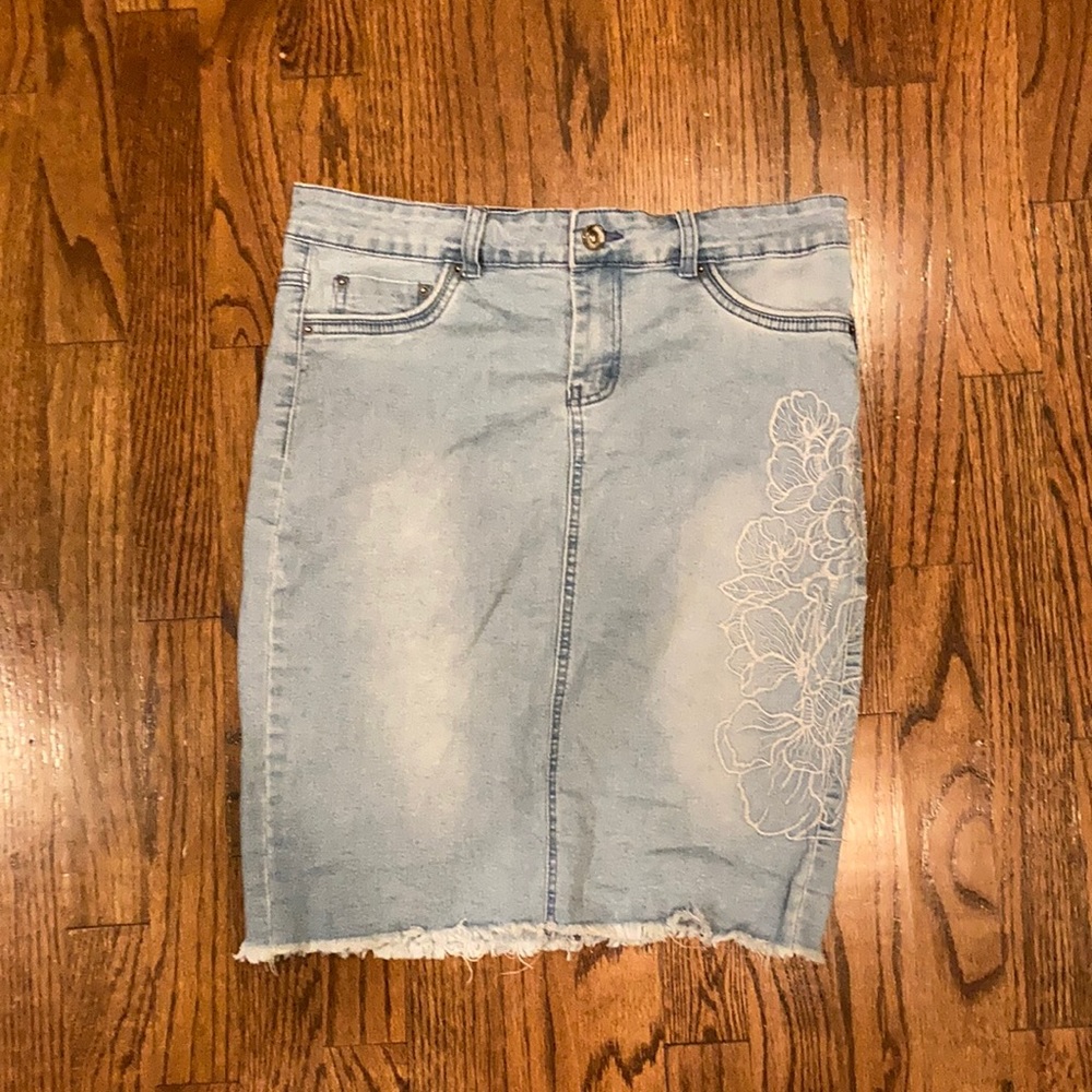 [PRATO] Denim Embroidered Pencil Skirt